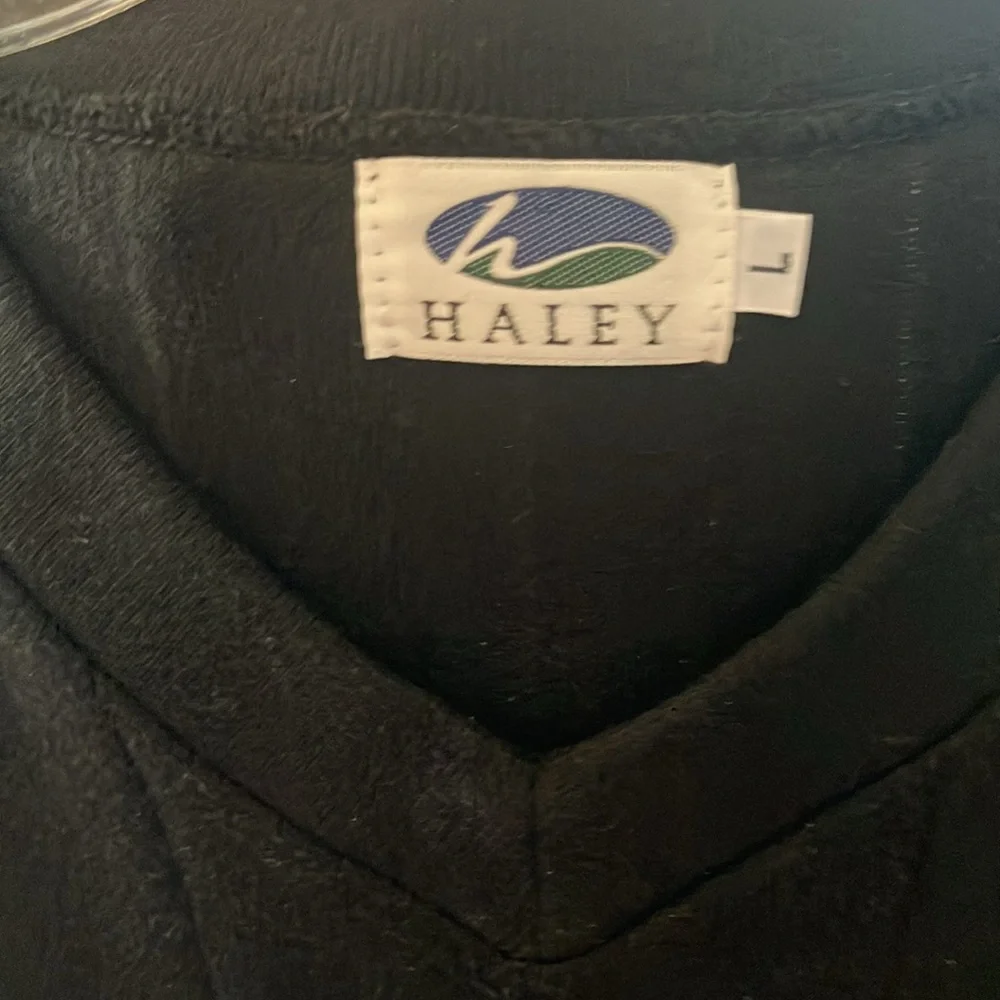 FINAL MARKDOWN Men’s Haley Black V-Neck vest large